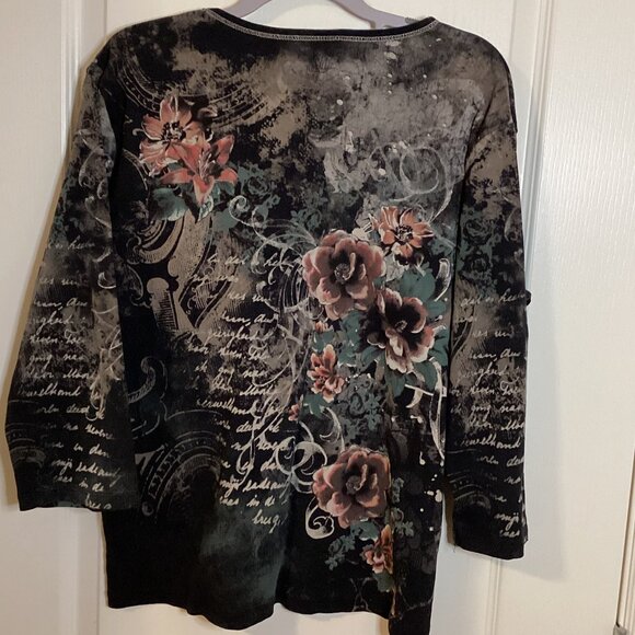 Women's Black Floral Long Sleeve Top 3/4 Sleeves V-Neck Goth Graphic Roses - Picture 4 of 4